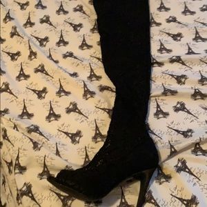 Thigh high lace heel never worn